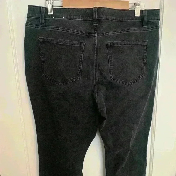 Lane Bryant Grey Black Distressed Jeans, Womens size 16 - Picture 6 of 9